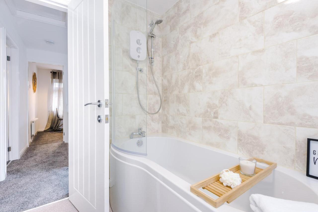 Welcoming 3 Bed Home, 10 Mins From Chester Races And Zoo Saughall Kültér fotó